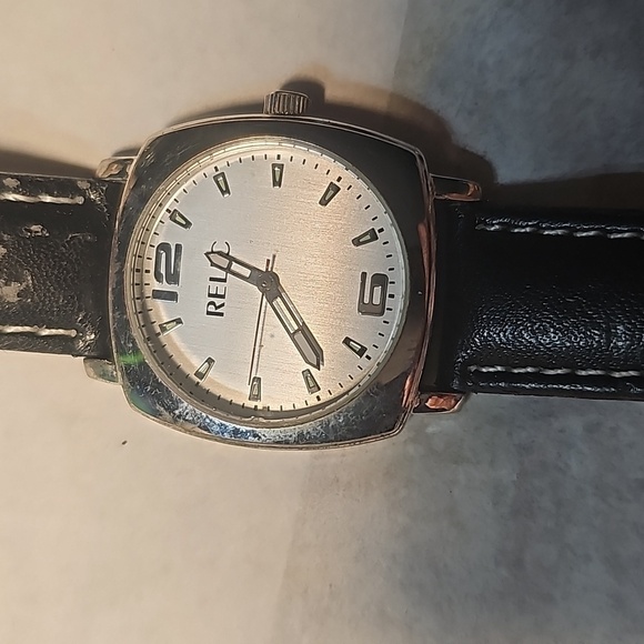 Micheal Kors and Relic Wristwatch Bundle. - Picture 3 of 8